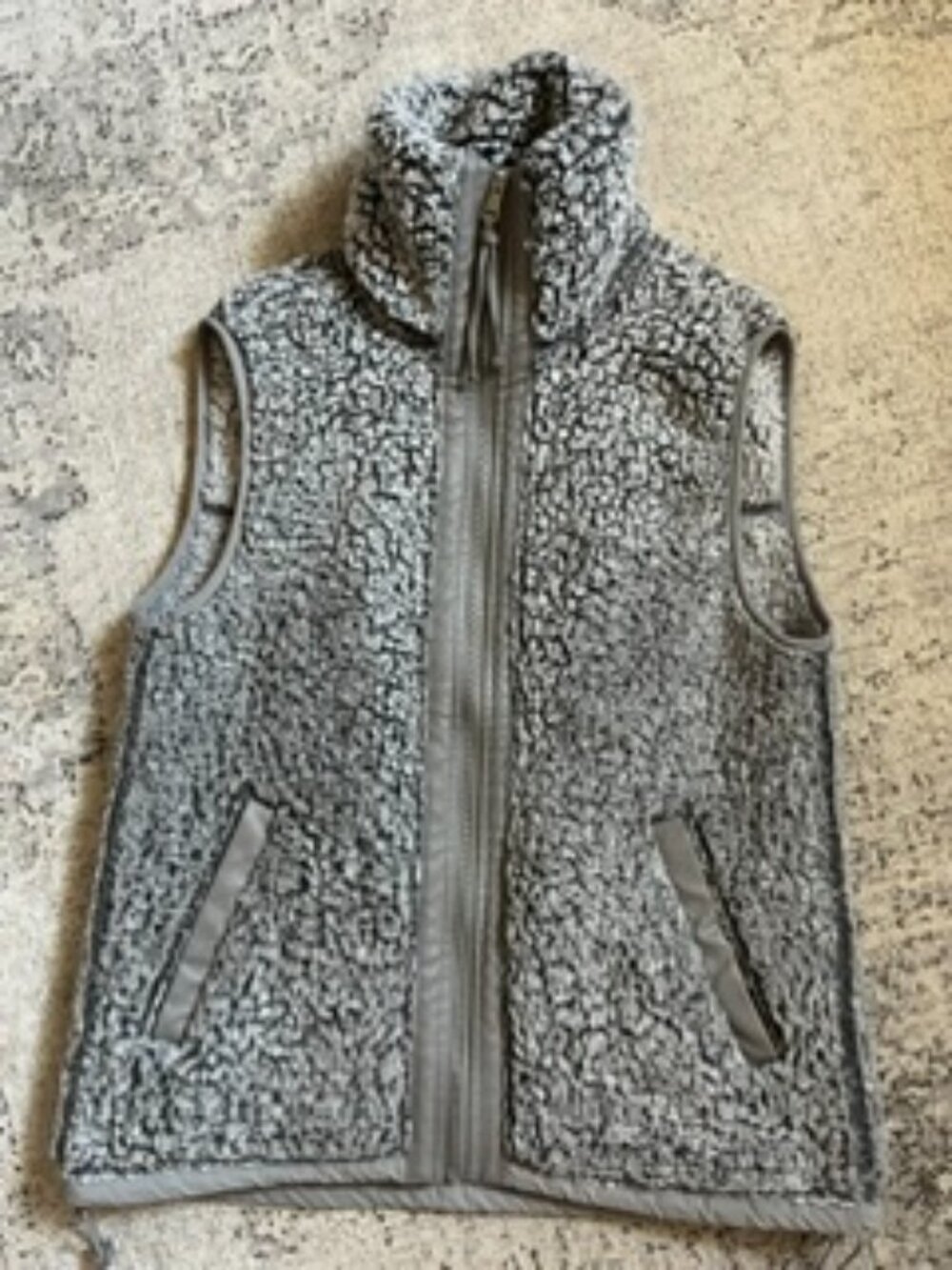 🧡3/15 Abercrombie & Fitch Soft A&F Collection Faux Fur Vest Women's S